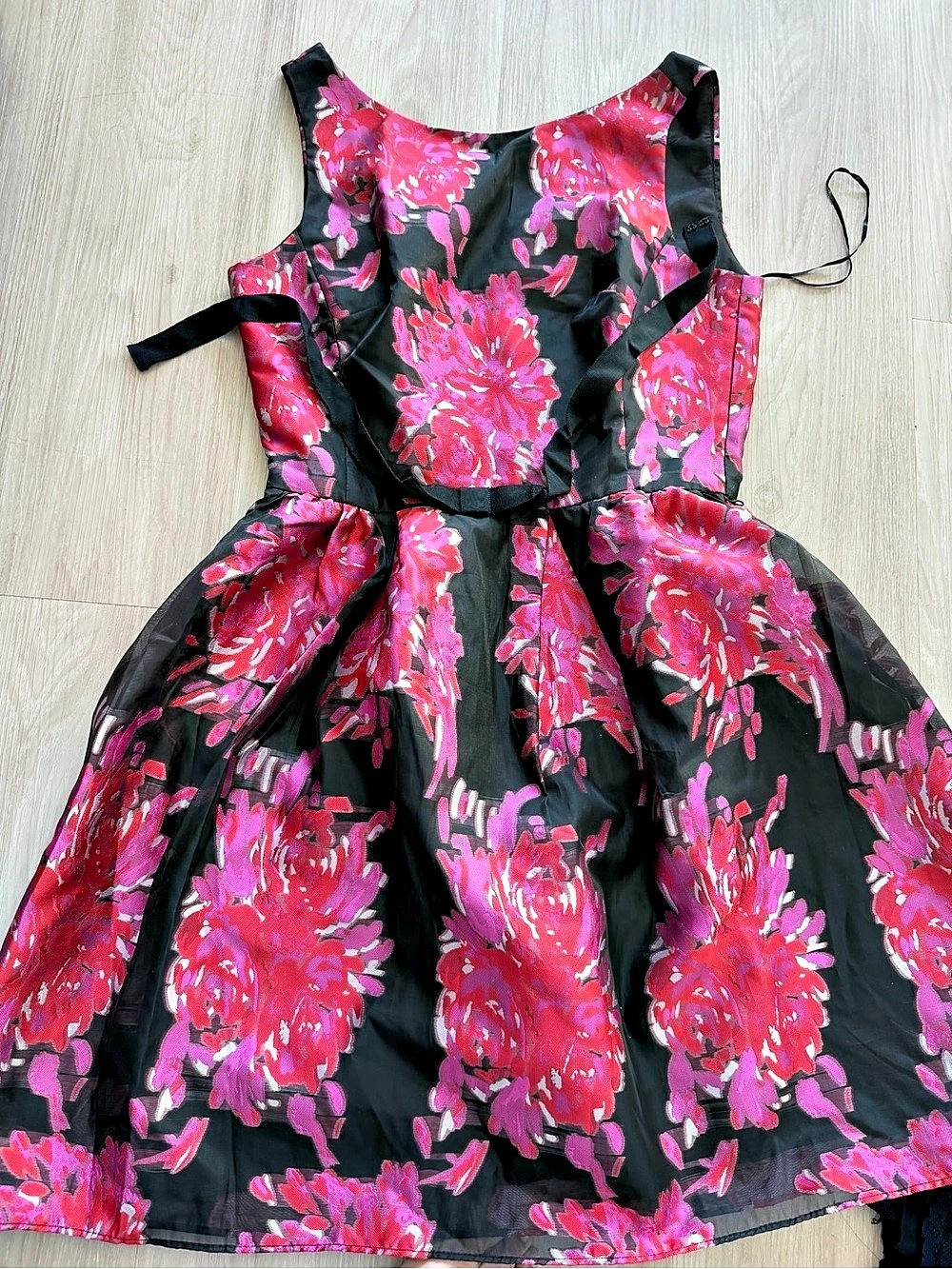 Taylor Floral Party Dress Size 6